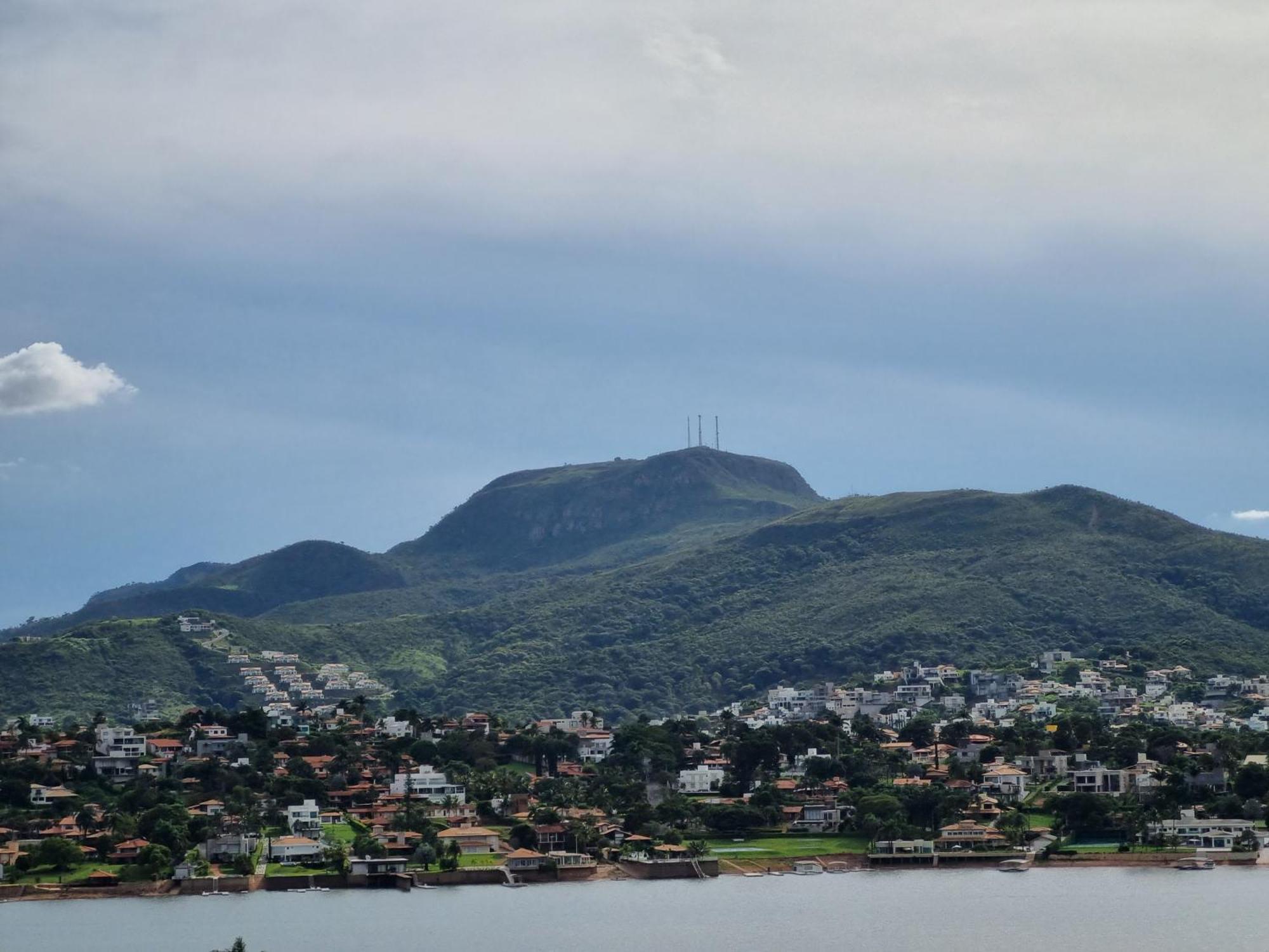 Recanto Brenda - Casa Luxo Capitolio Com Vista Pro Lago, Escarpas E Morrochapeu Bagian luar foto